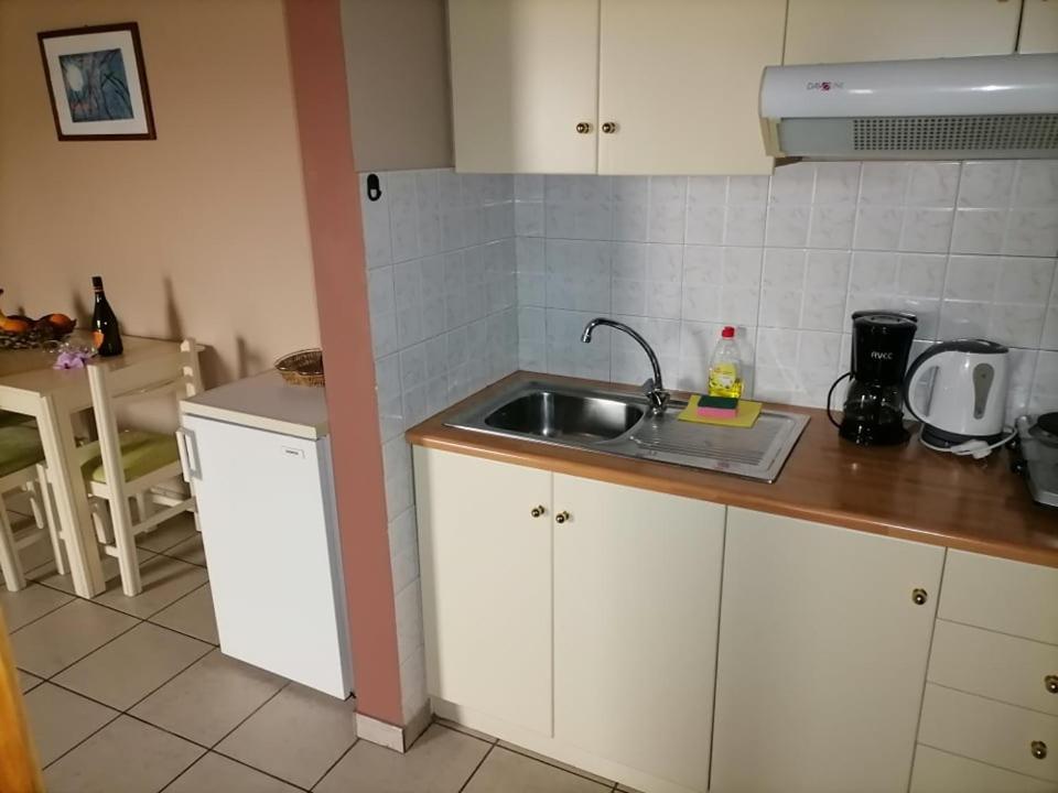 Kydoni Apartments And Studios Agia Marina Exterior foto